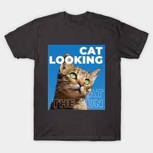 cat looking at the sun T-Shirt